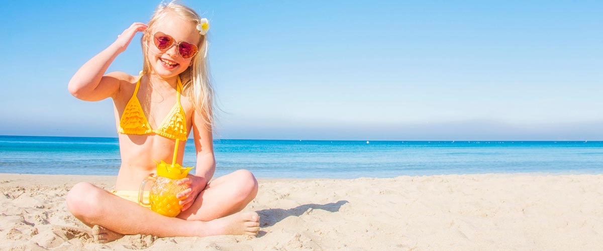 MagicBreaks Girl on the beach carousel banner