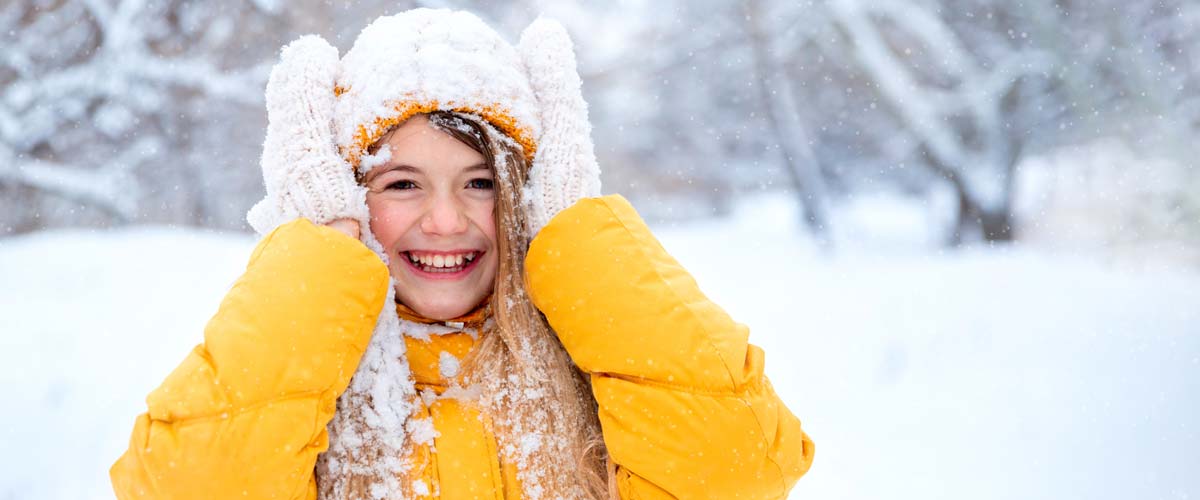 MagicBreaks Girl in the snow carousel banner