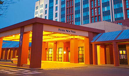 Disney's Hotel New York - The Art of Marvel Disney's Hotel New York - The Art of Marvel