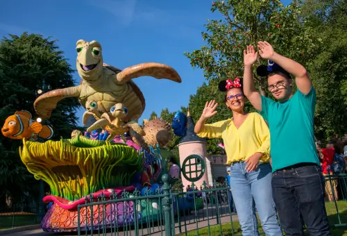 MagicBreaks shows and parades carousel banner