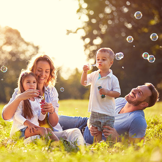 Family bubbles MagicBreaks Family bubbles carousel banner